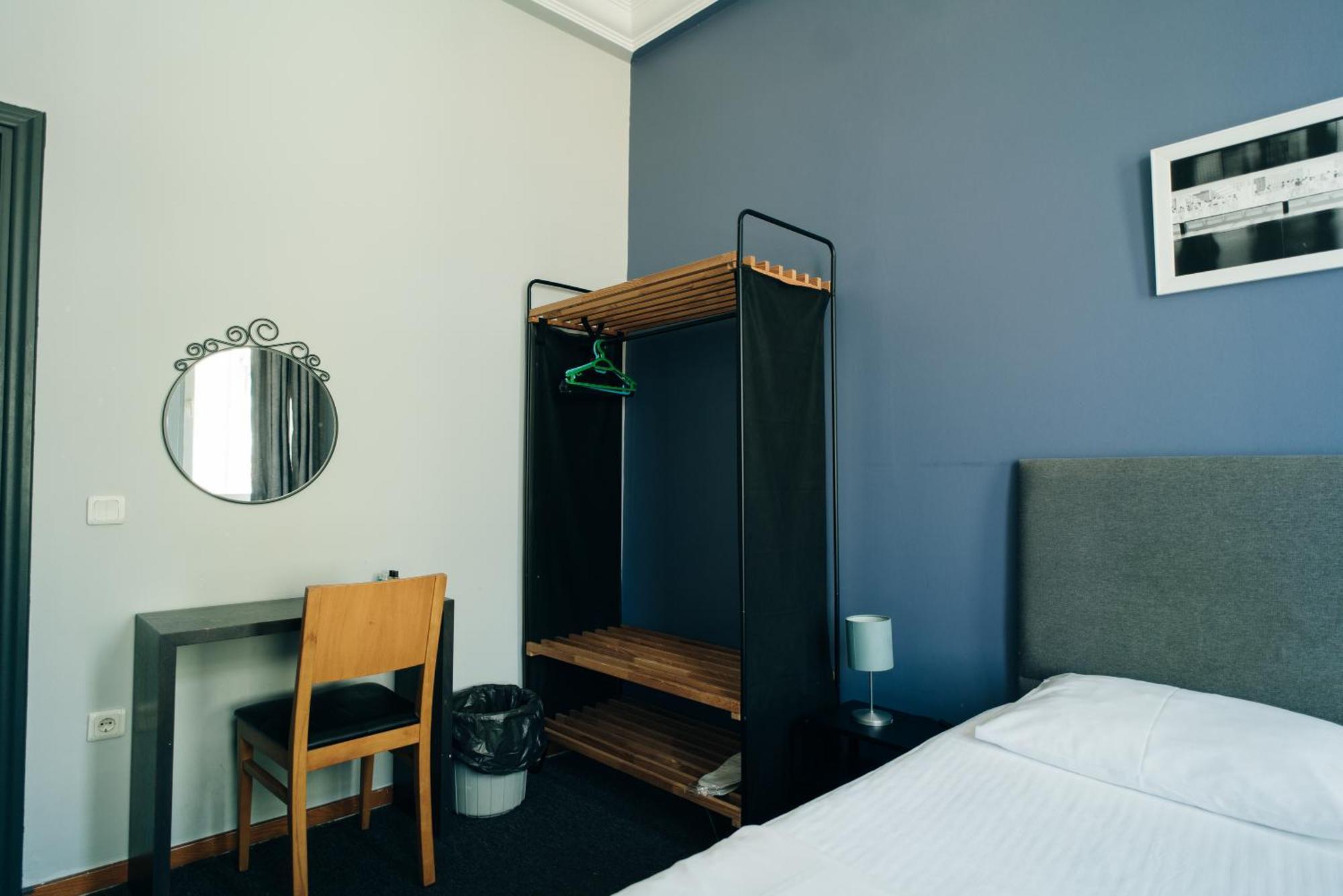 Hostel Hush Lounge